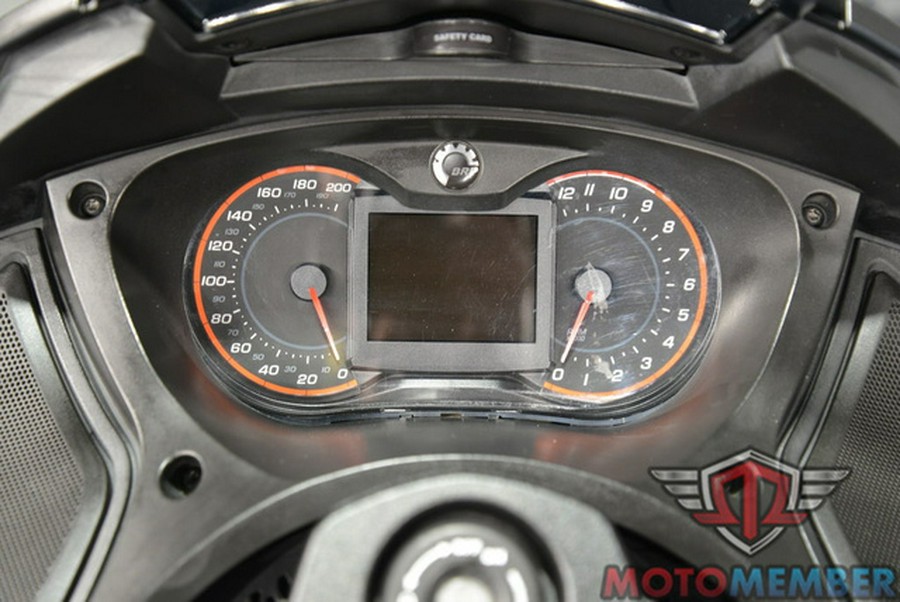 2014 Can-Am Spyder ST Limited SE5