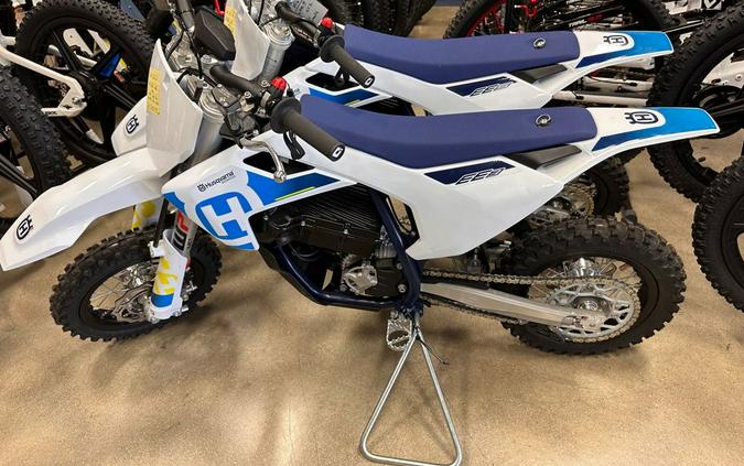 2024 Husqvarna Motorcycles EE 5