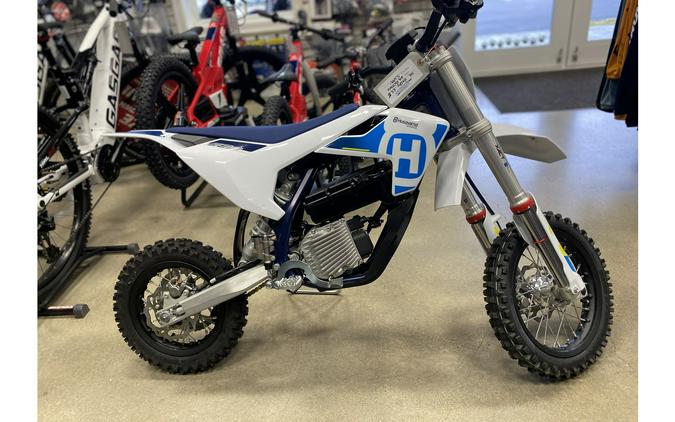 2024 Husqvarna Motorcycles EE 5