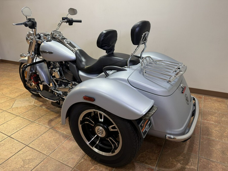 2020 FLRT Freewheeler®