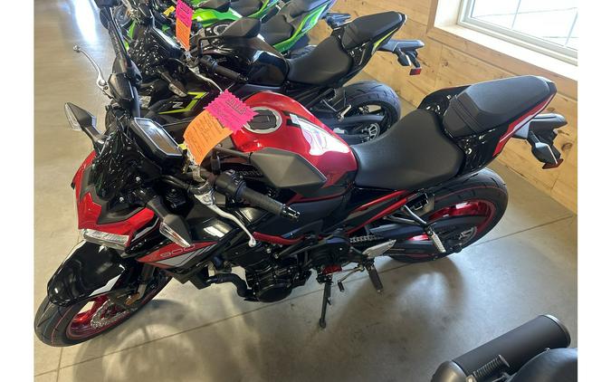 2024 Kawasaki Z900 ABS - Candy Persimmon Red/Ebony