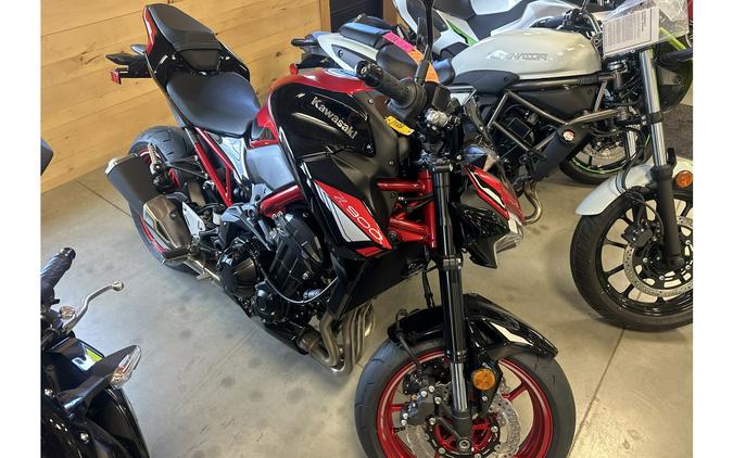 2024 Kawasaki Z900 ABS - Candy Persimmon Red/Ebony