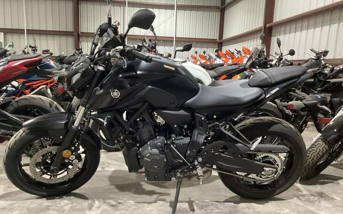 New 2024 YAMAHA MT07 MATTE RAVEN BLACK