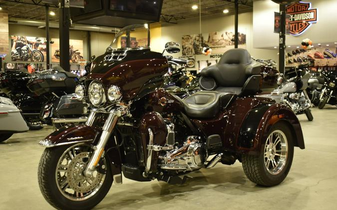 2022 Harley-Davidson Tri Glide Ultra FLHTCUTG