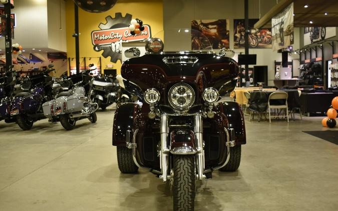 2022 Harley-Davidson Tri Glide Ultra FLHTCUTG