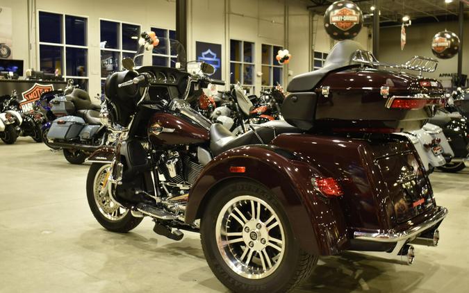 2022 Harley-Davidson Tri Glide Ultra FLHTCUTG