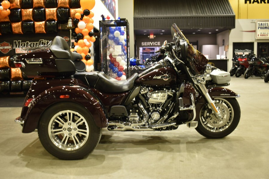 2022 Harley-Davidson Tri Glide Ultra FLHTCUTG