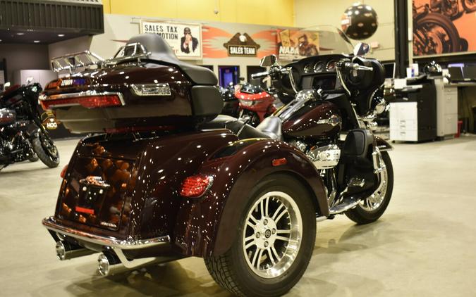 2022 Harley-Davidson Tri Glide Ultra FLHTCUTG