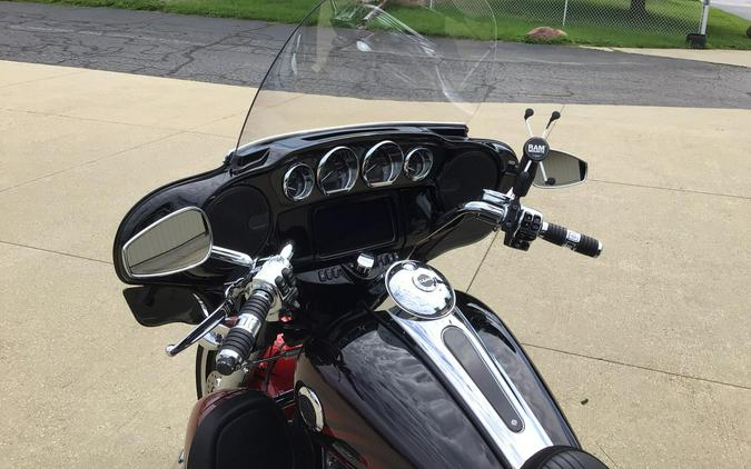 FLHTCUTGSE 2022 CVO™ Tri Glide®