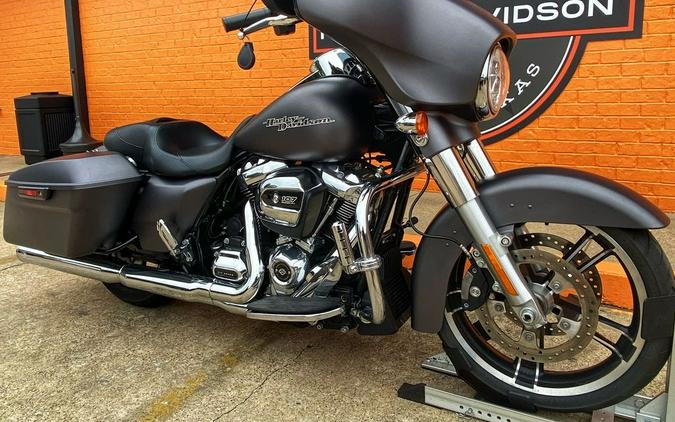 2017 Harley-Davidson® FLHXS - Street Glide® Special