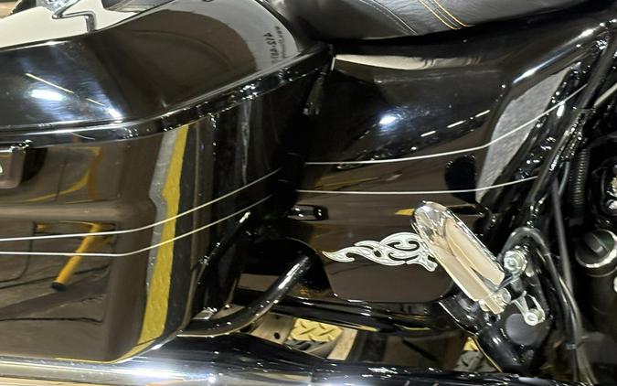 2016 Harley-Davidson® Street Glide® Special Vivid Black