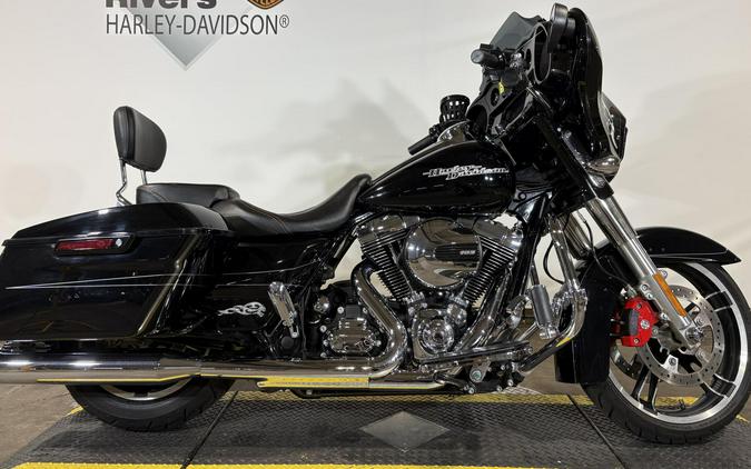 2016 Harley-Davidson® Street Glide® Special Vivid Black