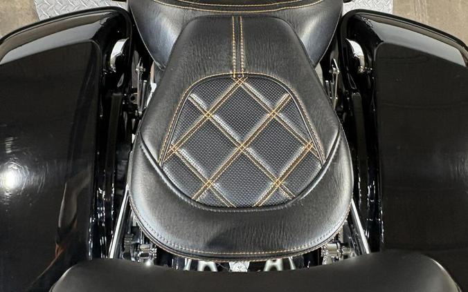 2016 Harley-Davidson® Street Glide® Special Vivid Black