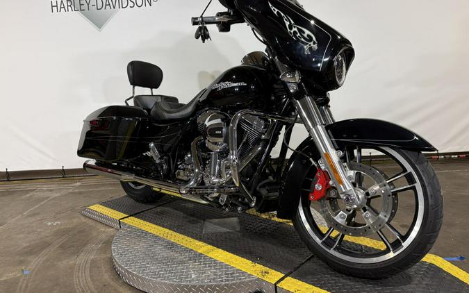 2016 Harley-Davidson® Street Glide® Special Vivid Black