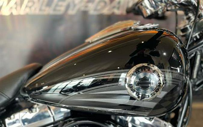 2016 Harley-Davidson Breakout®