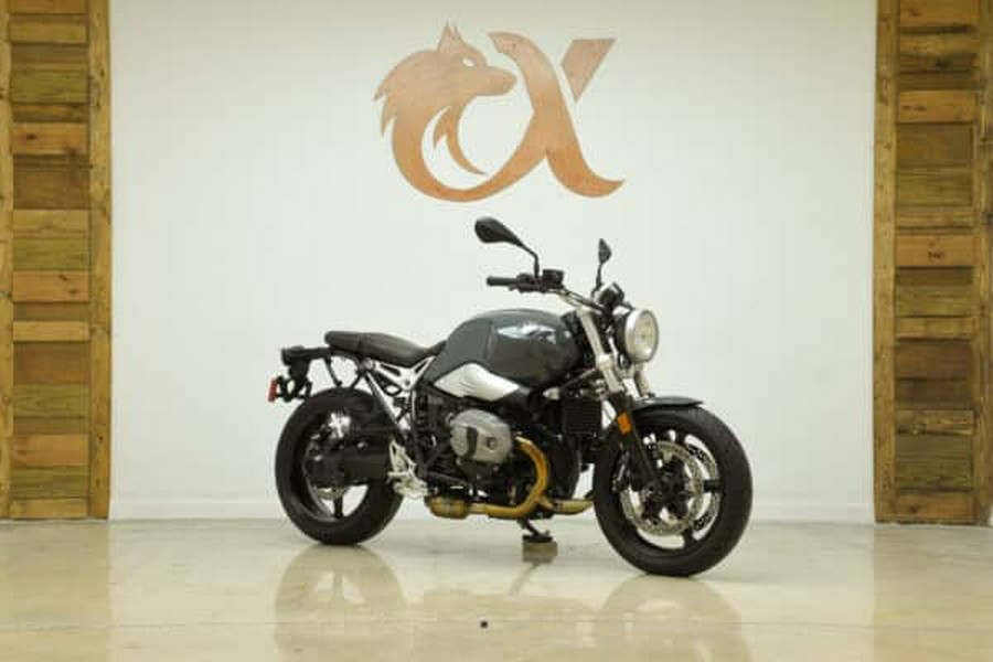 2017 BMW RNINET PURE