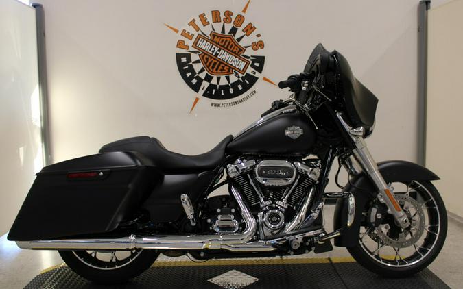 2022 FLHX Street Glide® Special Black Denim