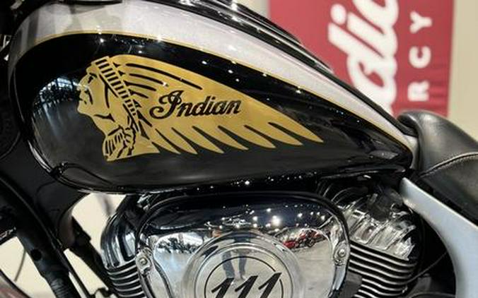 2016 Indian Motorcycle® Chieftain® Star Silver and Thunder Black