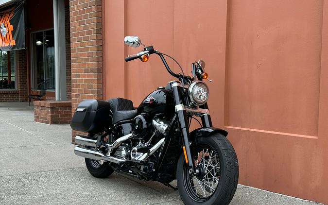 Harley-Davidson® Softail Slim® Vivid Black