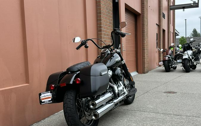 Harley-Davidson® Softail Slim® Vivid Black