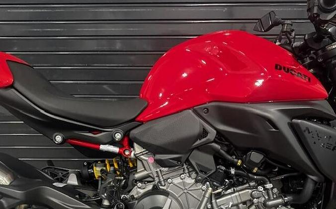 2027 Ducati MONSTER PLUS