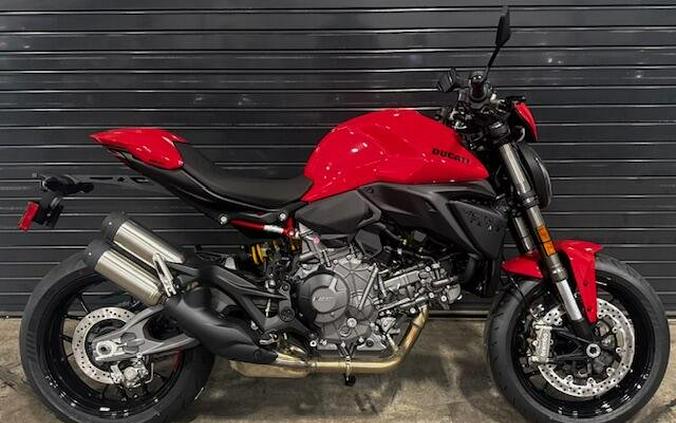 2027 Ducati MONSTER PLUS