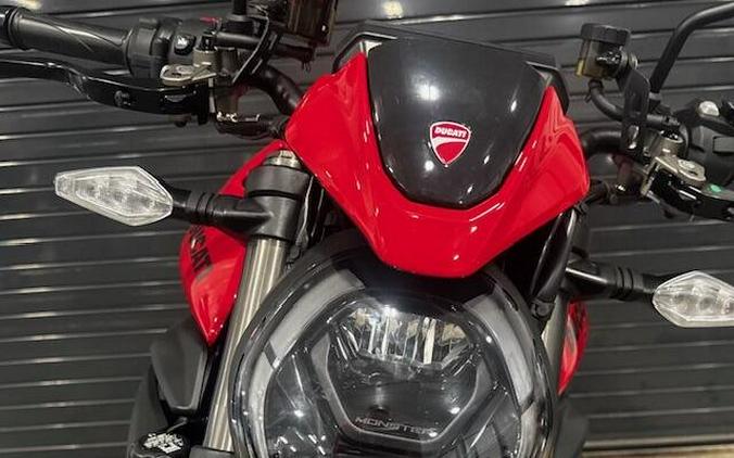 2027 Ducati MONSTER PLUS