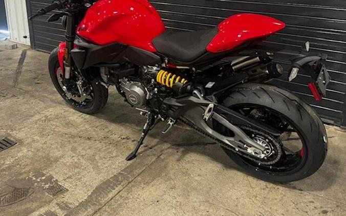 2027 Ducati MONSTER PLUS