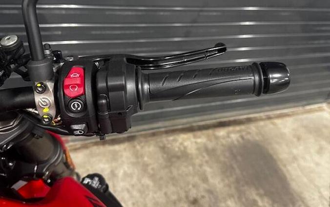 2027 Ducati MONSTER PLUS