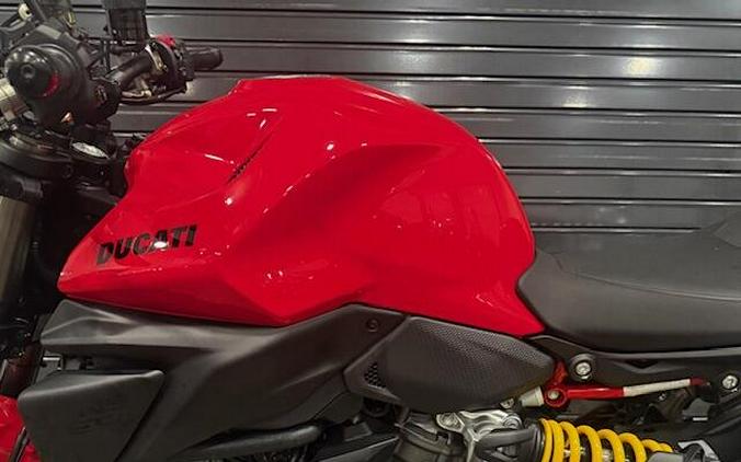 2027 Ducati MONSTER PLUS