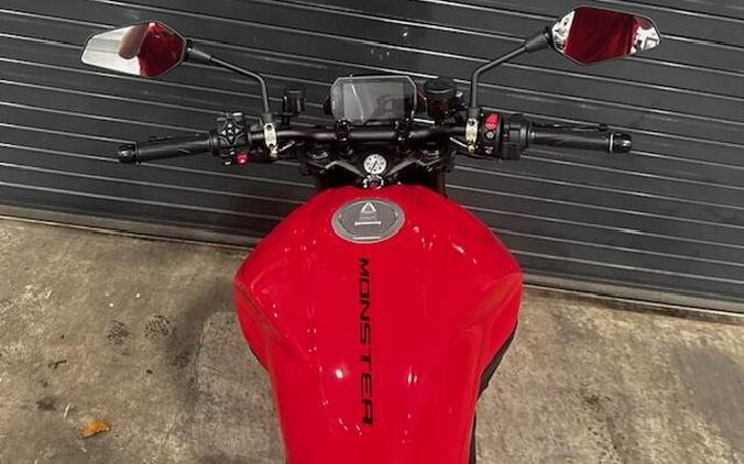 2027 Ducati MONSTER PLUS