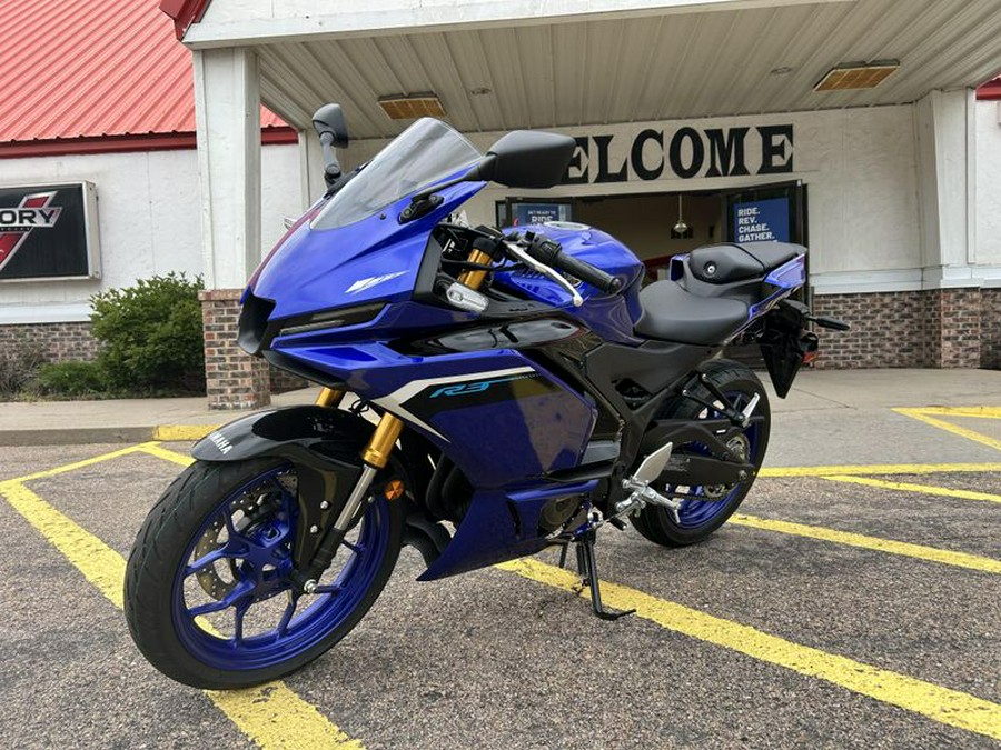 New 2025 Yamaha YZF-R3 ABS