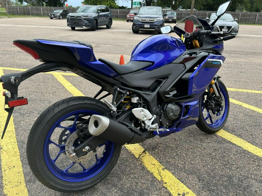 New 2025 Yamaha YZF-R3 ABS