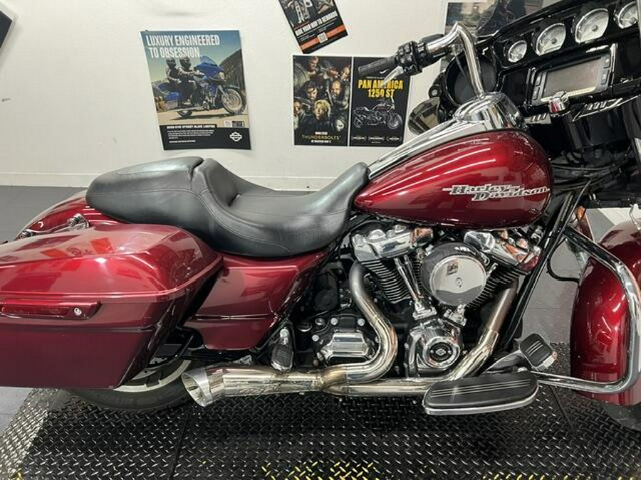 FLHXS 2017 Street Glide Special