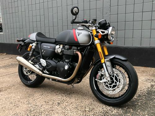 2020 Triumph Thruxton RS Review (17 Fast Facts)