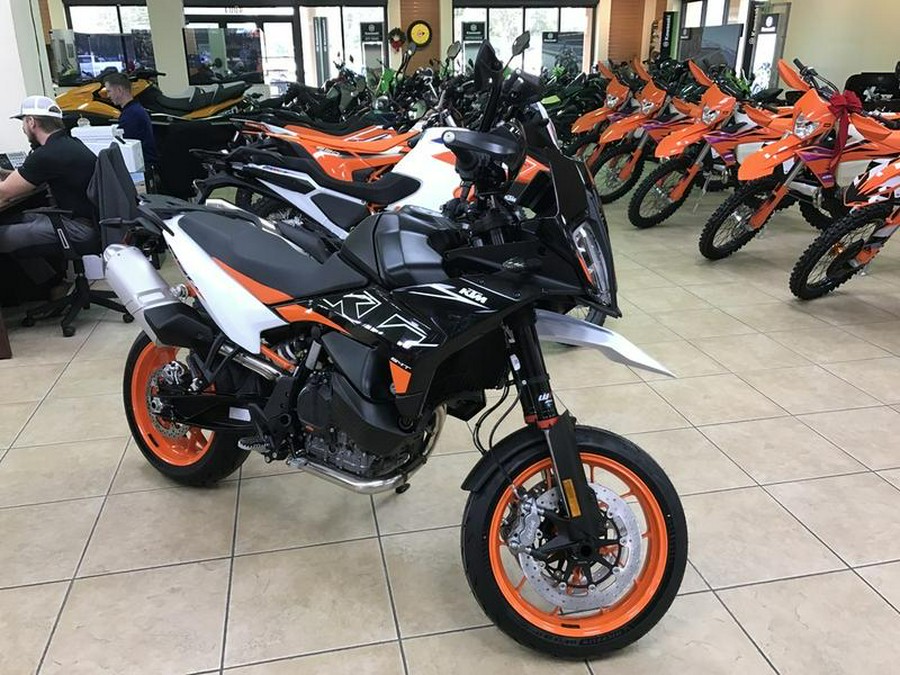 2024 KTM 890 SMT