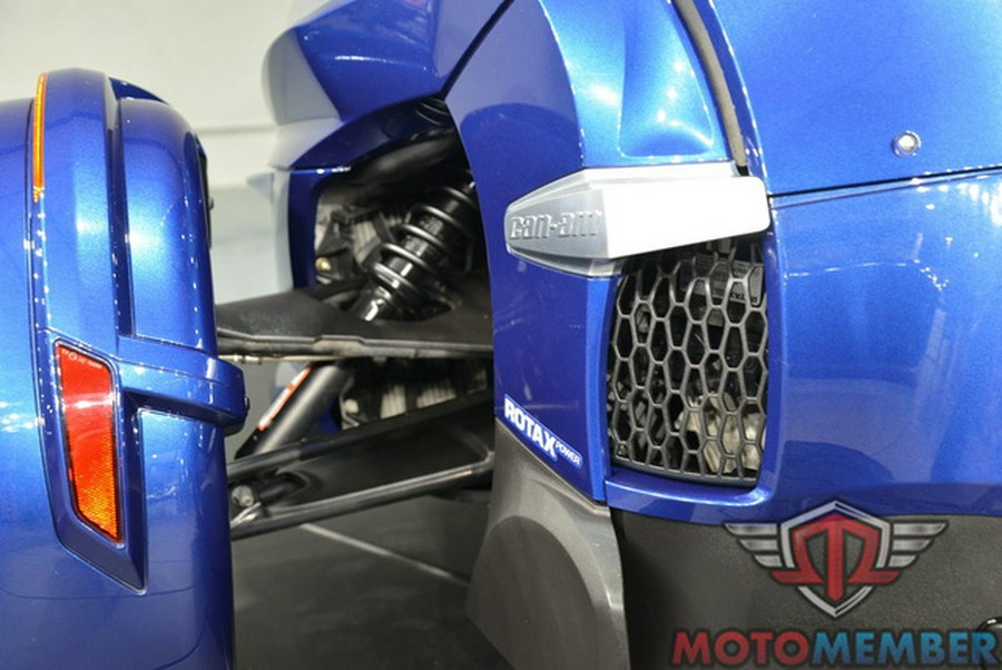 2016 Can-Am Spyder RT 6-Speed Semi-Automatic (SE6)