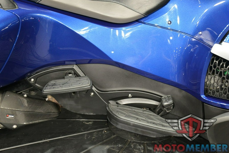 2016 Can-Am Spyder RT 6-Speed Semi-Automatic (SE6)