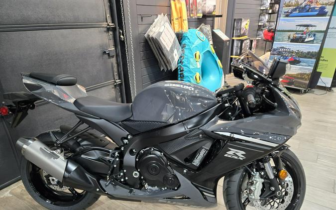 2025 SUZUKI GSXR600