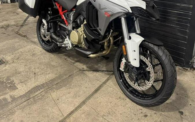 2027 Ducati MULTISTRADA V4S TRAVEL RADAR