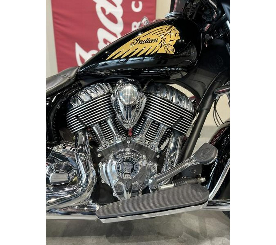 2016 Indian Motorcycle® Chieftain® Thunder Black