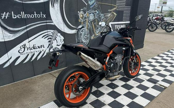 2023 KTM 890 Duke R