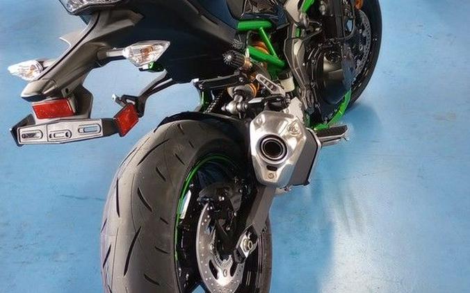 2024 Kawasaki Z900 SE ABS