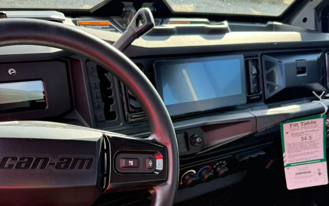 2026 Can-Am Defender MAX XT CAB HD11