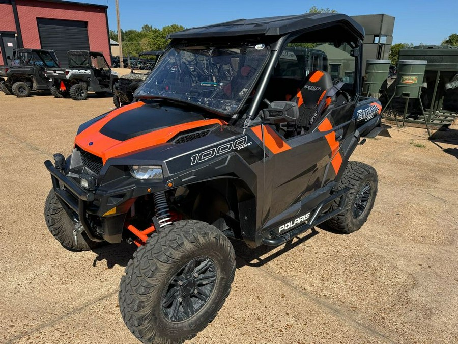 2018 Polaris Industries Polaris GENERAL™ 1000 EPS Deluxe - Titanium Metallic