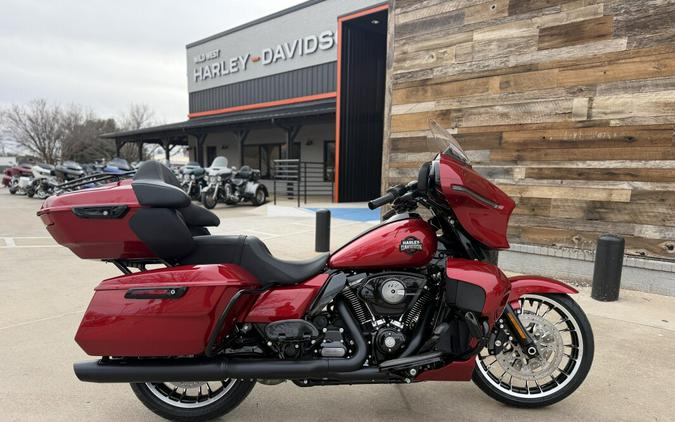 2026 Harley-Davidson® Street Glide Limited Brilliant Red Black Trim