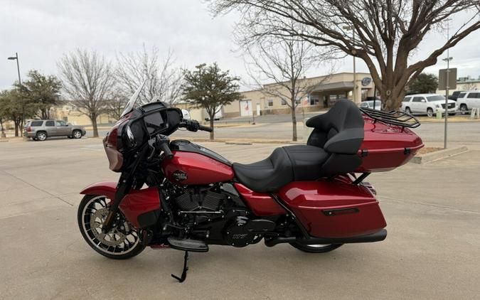 2026 Harley-Davidson® Street Glide Limited Brilliant Red Black Trim