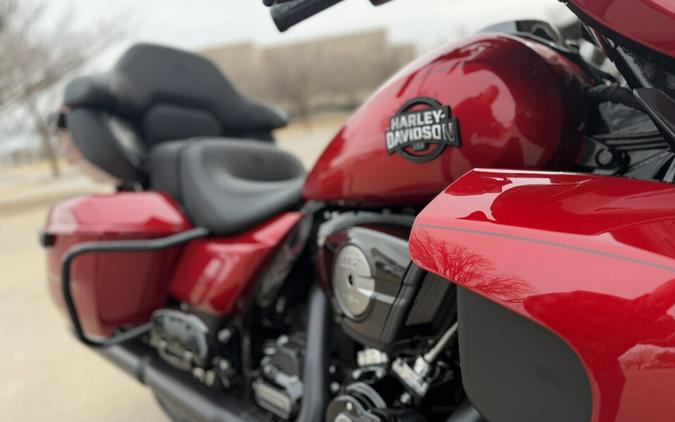 2026 Harley-Davidson® Street Glide Limited Brilliant Red Black Trim