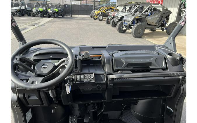 2024 Can-Am Defender Max Lone Star HD10