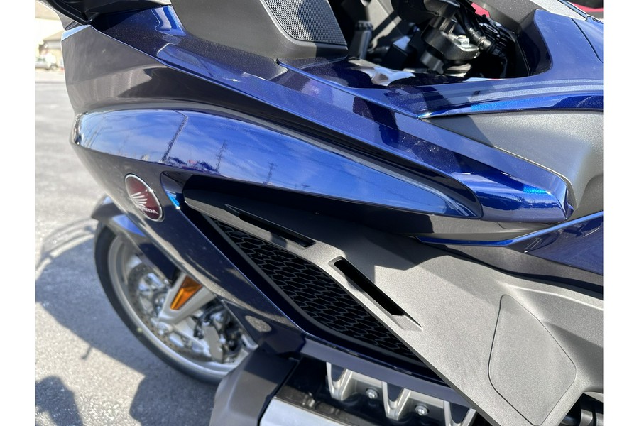 2018 Honda Gold Wing Tour - Pearl Hawkseye Blue